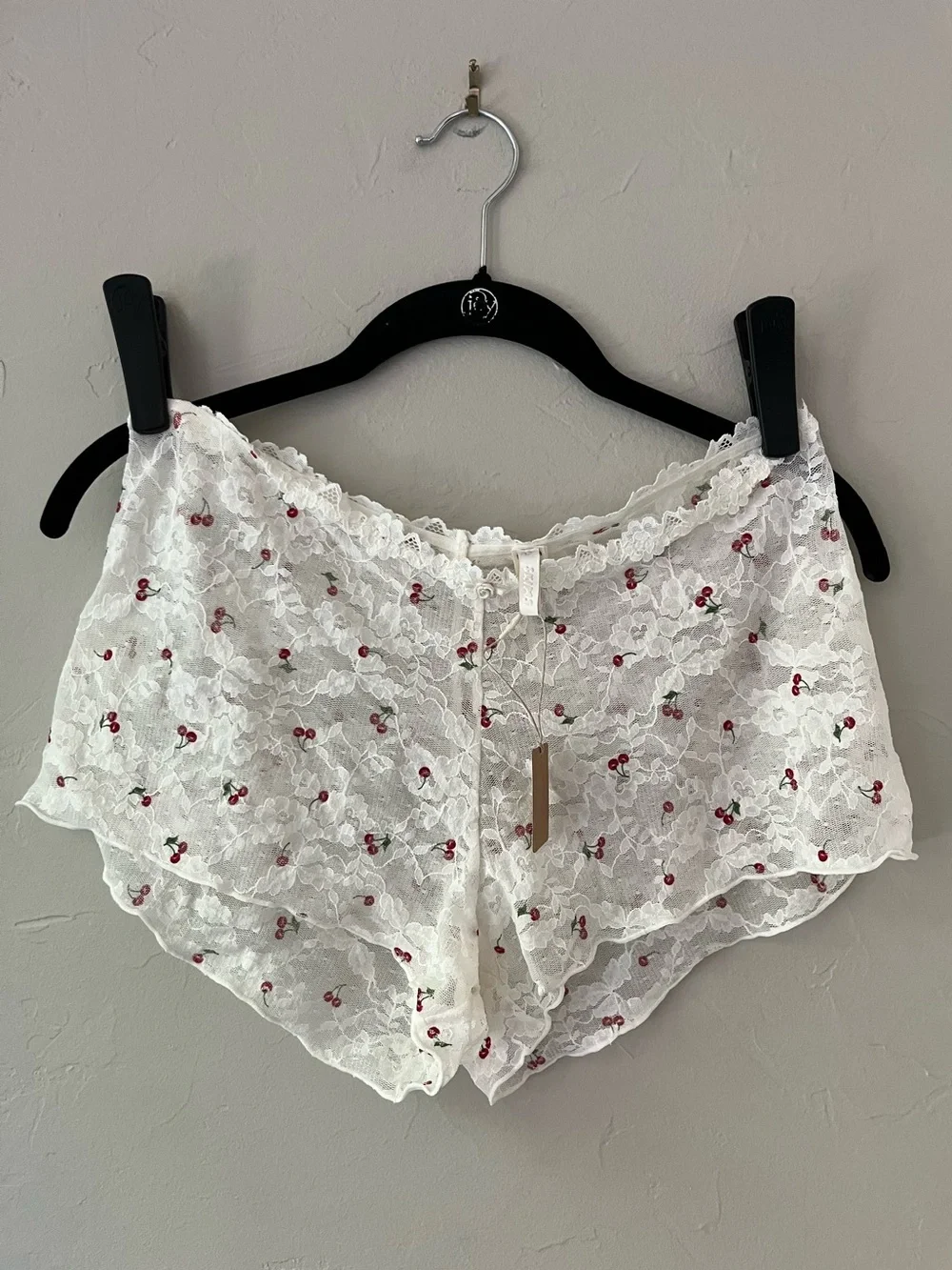 🍒SKIMS STRETCH LACE TRIANGLE CAMI AND SHORTS SET IVORY CHERRY PRINT M